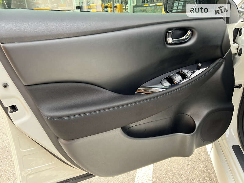 Хэтчбек Nissan Leaf 2022 в Одессе