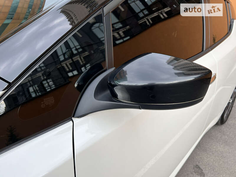 Хэтчбек Nissan Leaf 2022 в Одессе