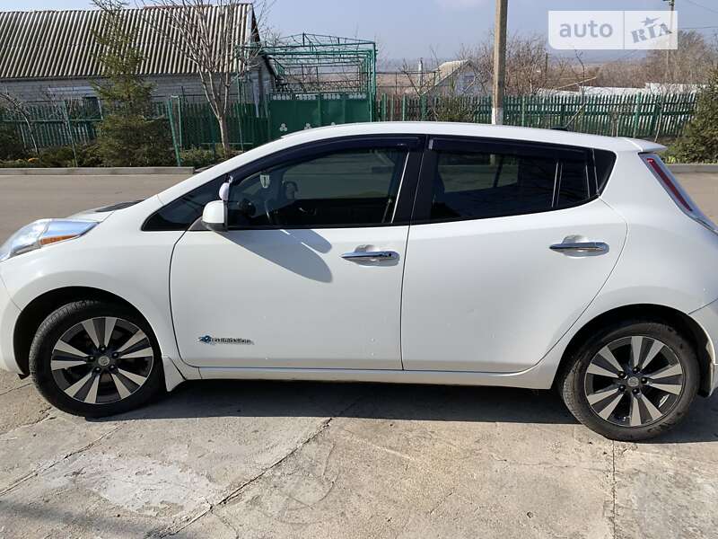 Хетчбек Nissan Leaf 2015 в Одесі