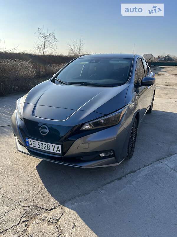 Хэтчбек Nissan Leaf 2022 в Никополе