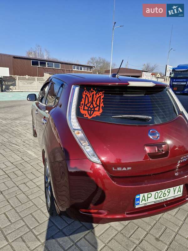 Хэтчбек Nissan Leaf 2017 в Запорожье