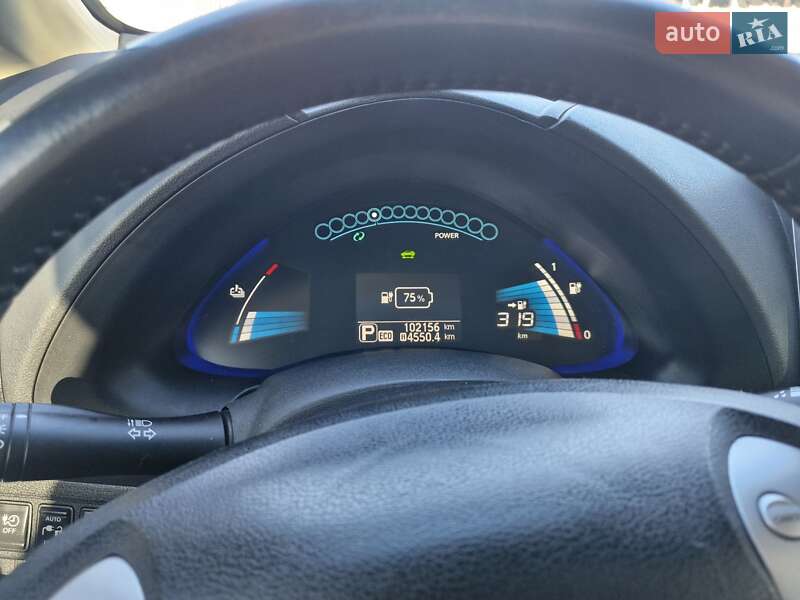 Хэтчбек Nissan Leaf 2017 в Запорожье
