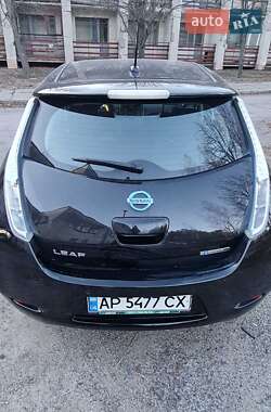 Хэтчбек Nissan Leaf 2013 в 