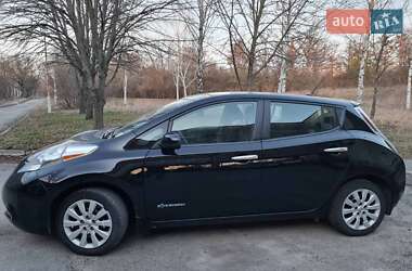 Хэтчбек Nissan Leaf 2013 в 