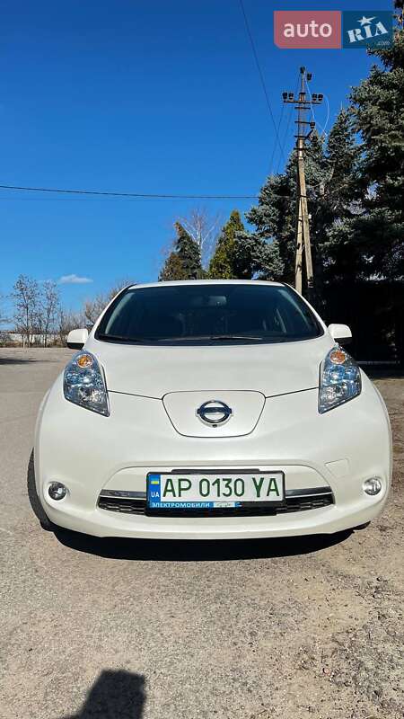 Хетчбек Nissan Leaf 2014 в Запоріжжі