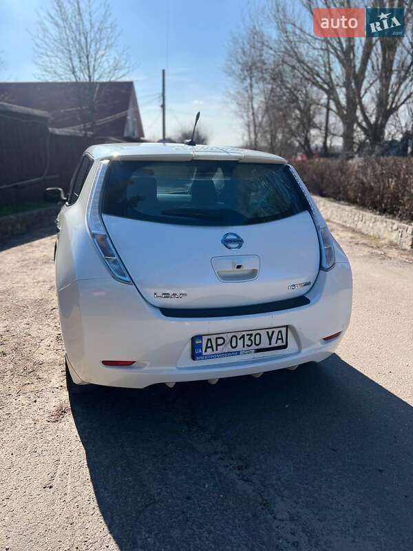 Хетчбек Nissan Leaf 2014 в Запоріжжі