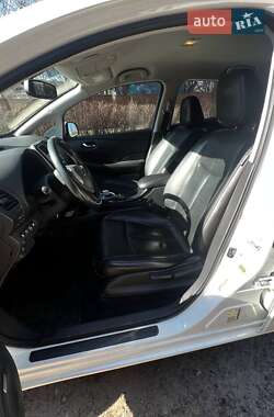Хэтчбек Nissan Leaf 2014 в Запорожье