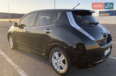 Хетчбек Nissan Leaf 2011 в 