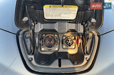 Хетчбек Nissan Leaf 2011 в 