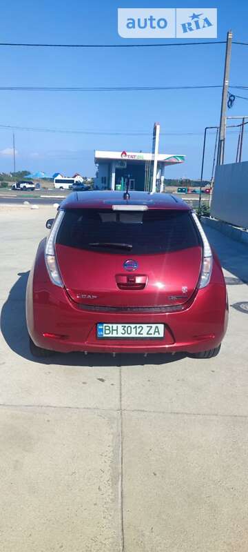 Хэтчбек Nissan Leaf 2011 в Одессе