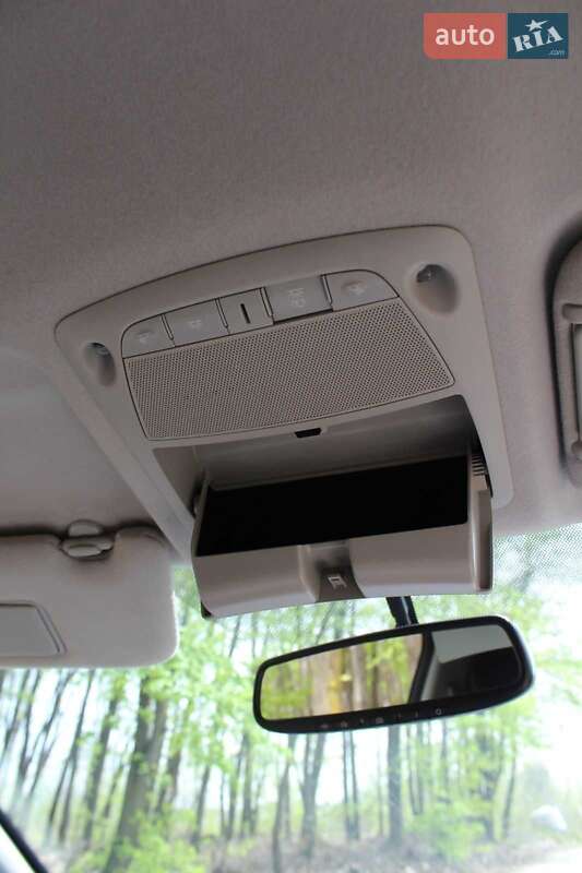 Хетчбек Nissan Leaf 2016 в Ужгороді