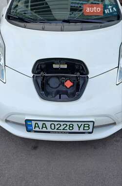 Хэтчбек Nissan Leaf 2017 в Киеве