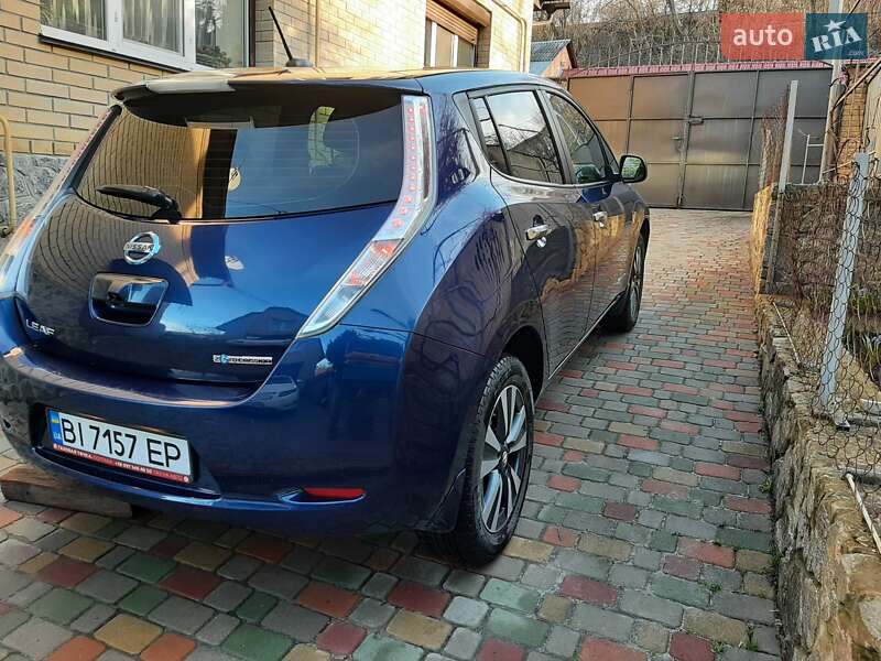 Хетчбек Nissan Leaf 2015 в Нових Санжарах