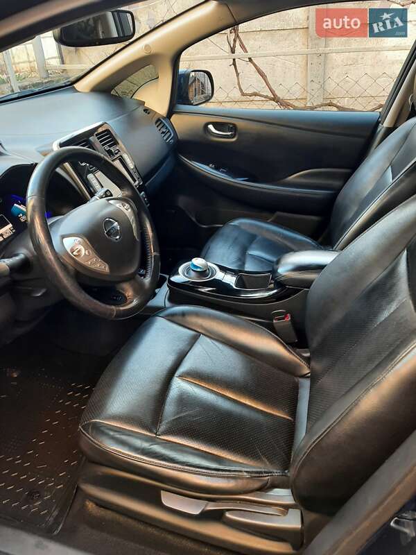 Хетчбек Nissan Leaf 2015 в Нових Санжарах