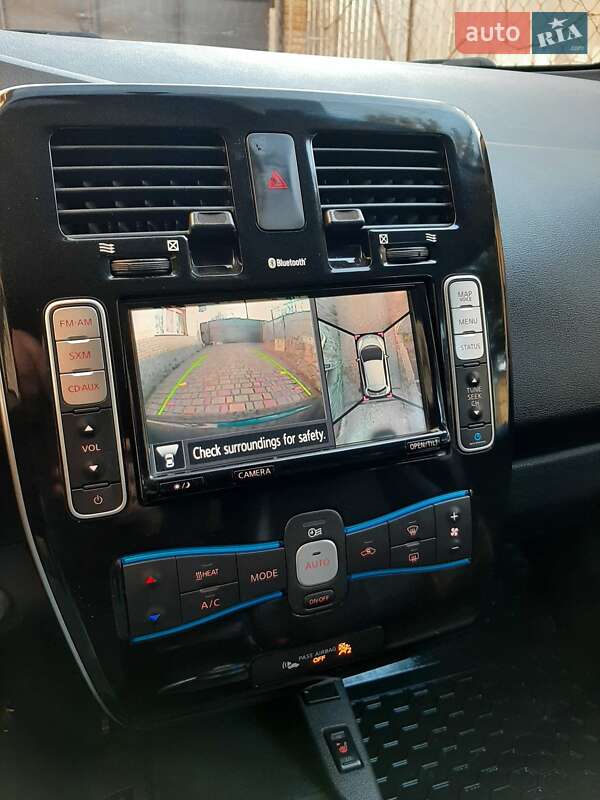 Хетчбек Nissan Leaf 2015 в Нових Санжарах