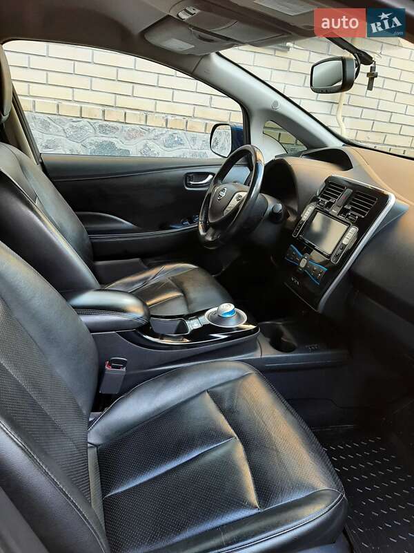 Хетчбек Nissan Leaf 2015 в Нових Санжарах