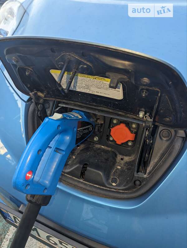Хэтчбек Nissan Leaf 2012 в Житомире