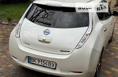 Хэтчбек Nissan Leaf 2016 в Киеве