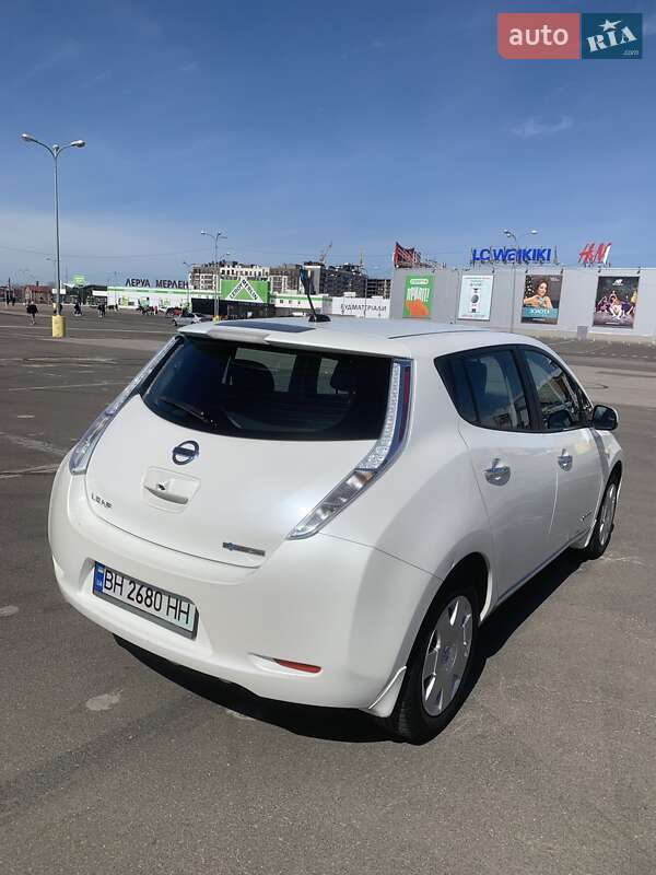 Хетчбек Nissan Leaf 2013 в Одесі