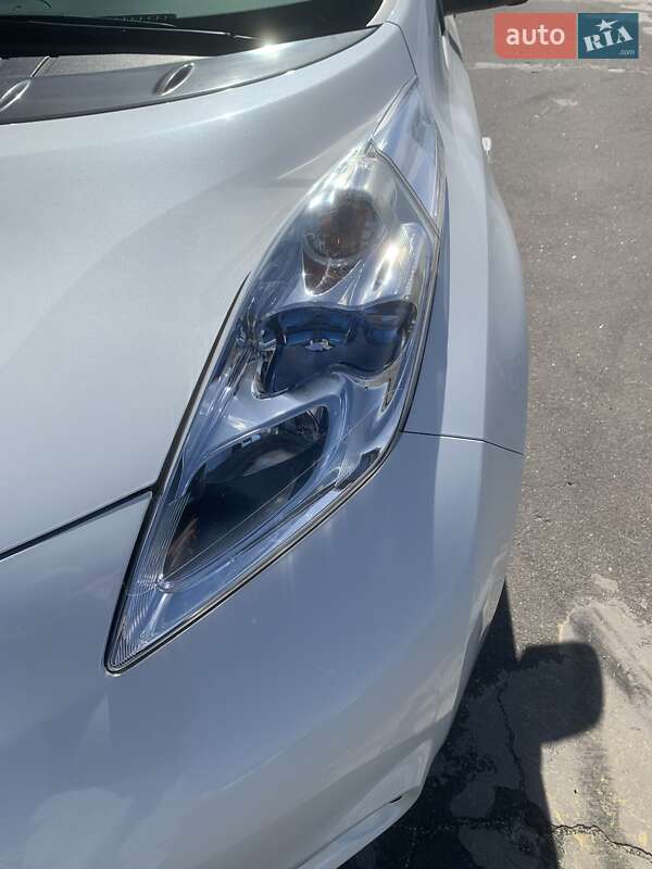 Хетчбек Nissan Leaf 2013 в Одесі