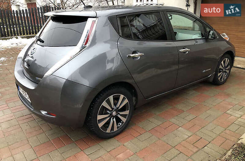 Хетчбек Nissan Leaf 2016 в Івано-Франківську