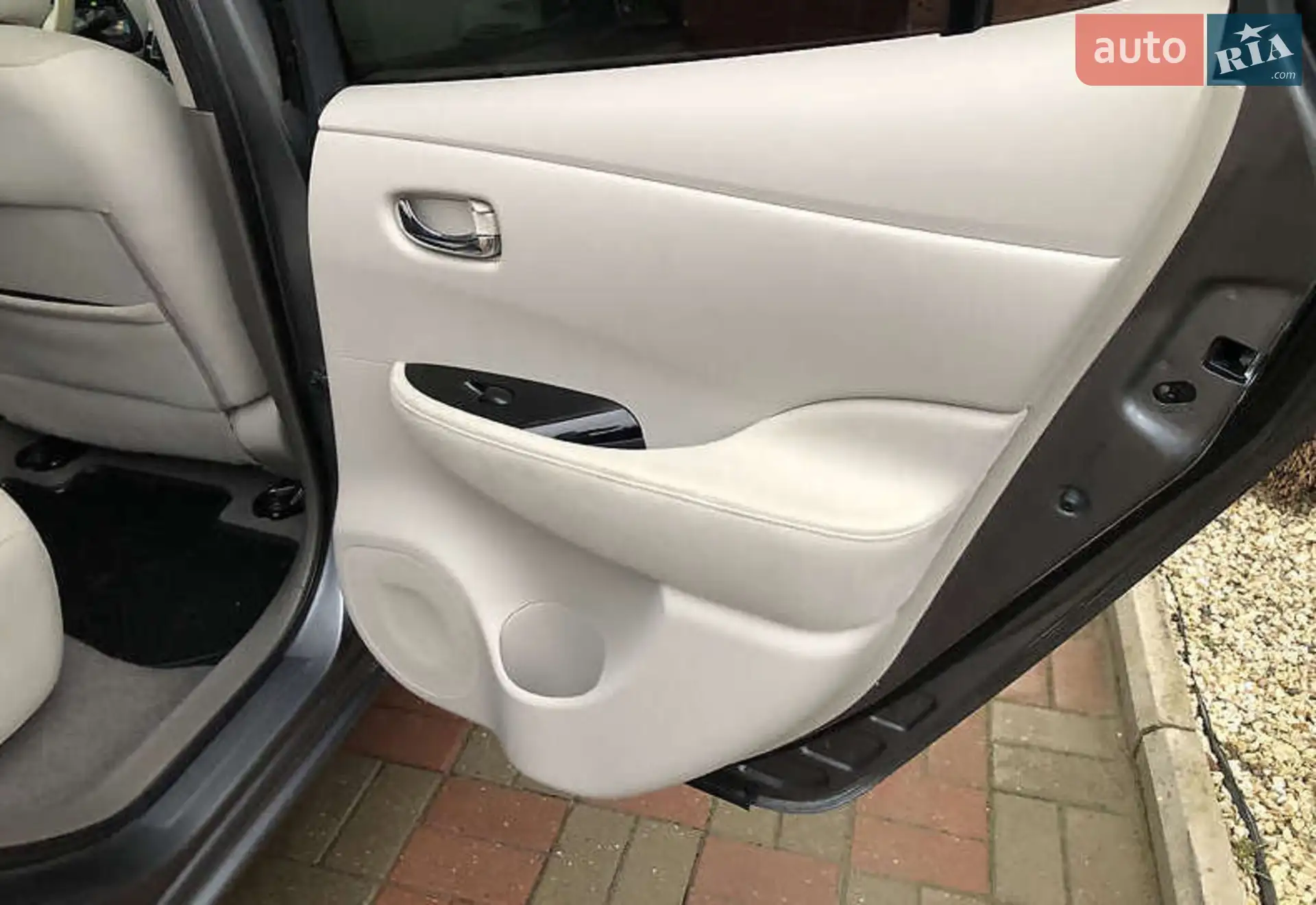 2016 Nissan Leaf - мініатюра 11