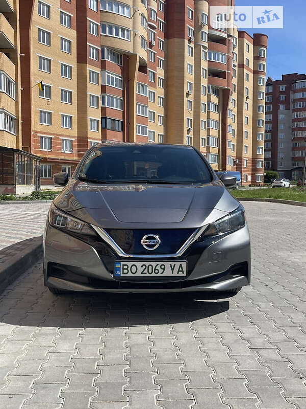 Хетчбек Nissan Leaf 2021 в Тернополі