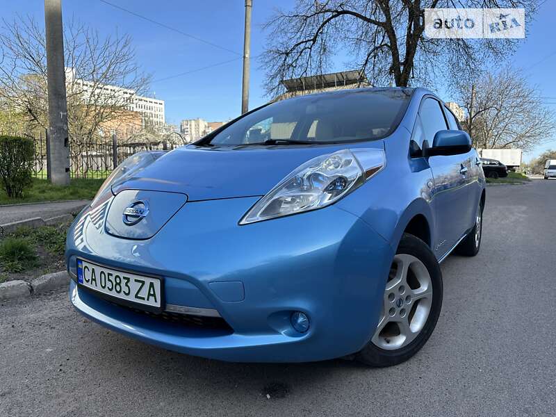 Хэтчбек Nissan Leaf 2011 в Черкассах