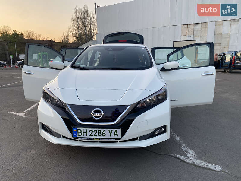Хэтчбек Nissan Leaf 2018 в Одессе