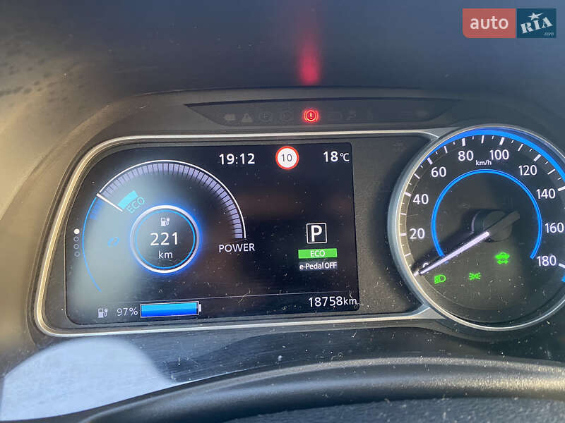 Хэтчбек Nissan Leaf 2018 в Одессе