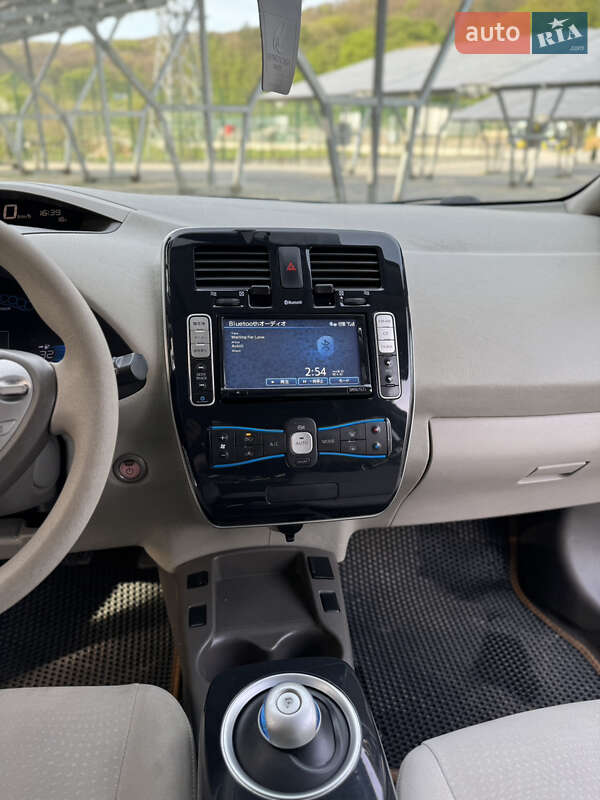 Хетчбек Nissan Leaf 2012 в Львові