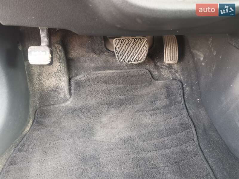 Хэтчбек Nissan Leaf 2016 в Львове