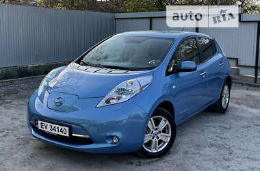 Хетчбек Nissan Leaf 2011 в Хотині