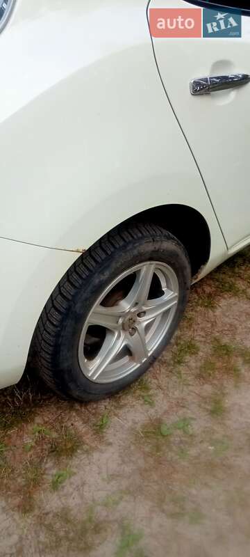 Хетчбек Nissan Leaf 2011 в Луцьку