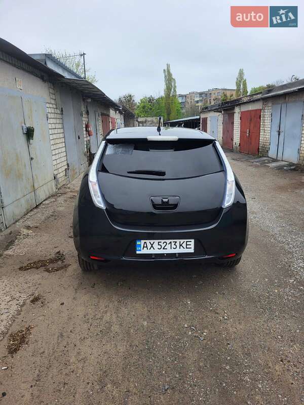 Хэтчбек Nissan Leaf 2011 в Харькове