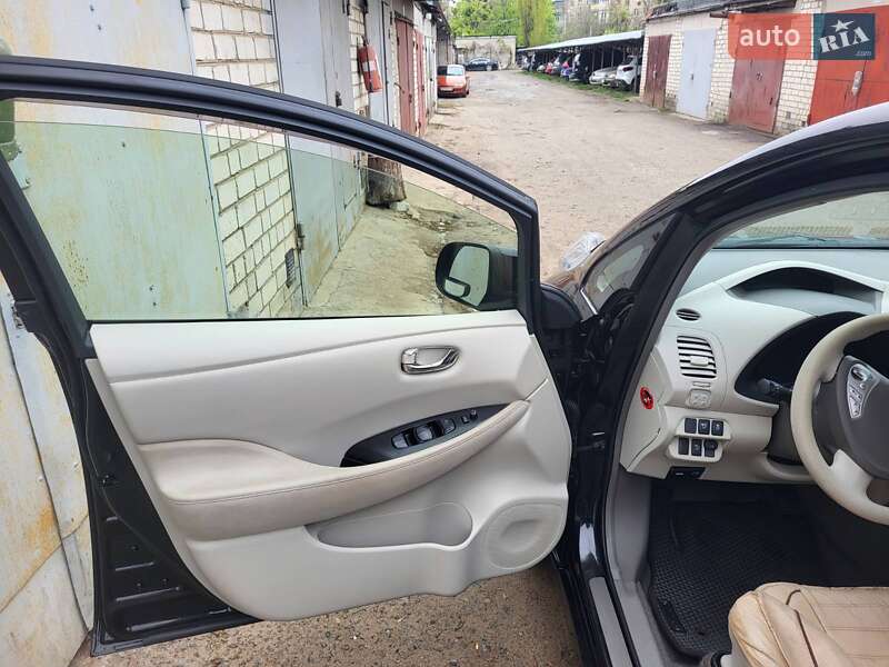 Хэтчбек Nissan Leaf 2011 в Харькове