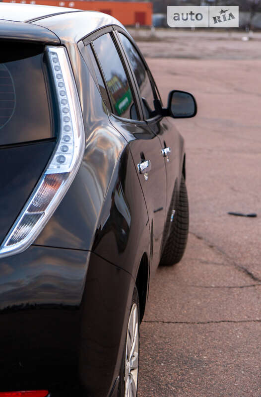 Хетчбек Nissan Leaf 2013 в Прилуках