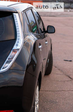 Хэтчбек Nissan Leaf 2013 в Прилуках