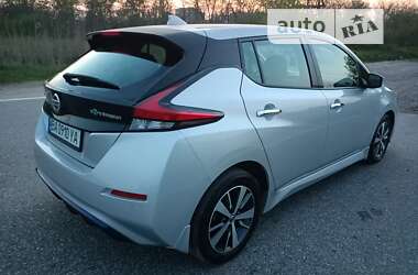 Хэтчбек Nissan Leaf 2022 в Александрие