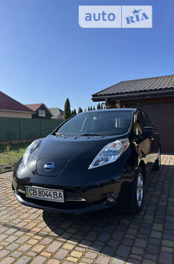 Хэтчбек Nissan Leaf 2013 в Чернигове