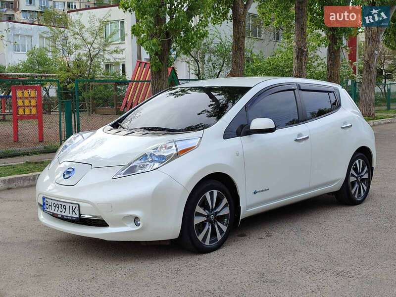 Хетчбек Nissan Leaf 2015 в Одесі