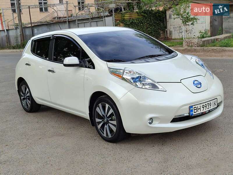 Хетчбек Nissan Leaf 2015 в Одесі