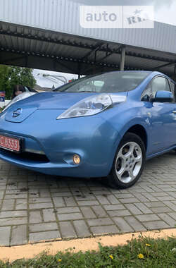 Хетчбек Nissan Leaf 2013 в Дубні