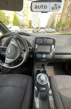 Хэтчбек Nissan Leaf 2013 в Вишневом