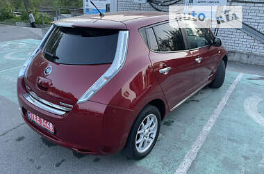 Хетчбек Nissan Leaf 2014 в Дніпрі