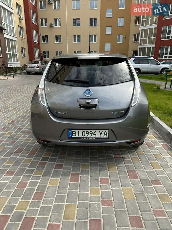Хетчбек Nissan Leaf 2017 в Кременчуці