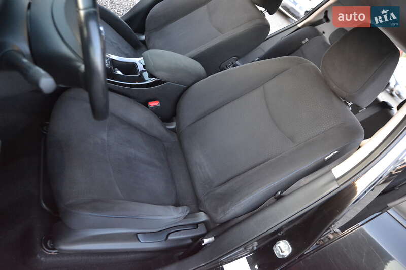 Хэтчбек Nissan Leaf 2014 в Луцке