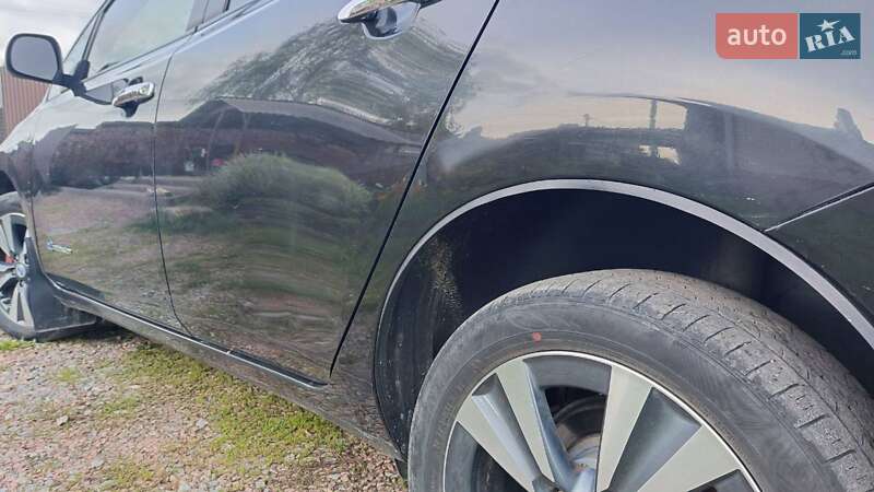 Хетчбек Nissan Leaf 2014 в Житомирі