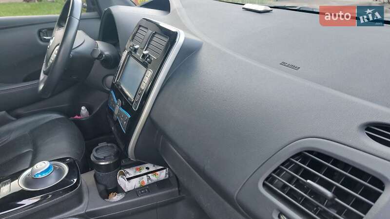Хетчбек Nissan Leaf 2014 в Житомирі