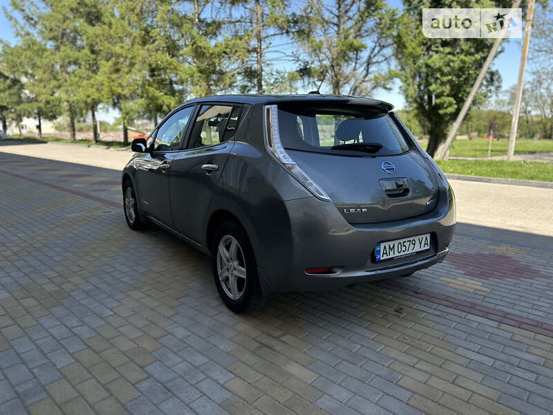 Хэтчбек Nissan Leaf 2014 в Звягеле
